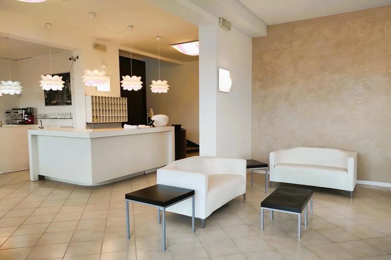 Hotel Gran San Bernardo Риччоне